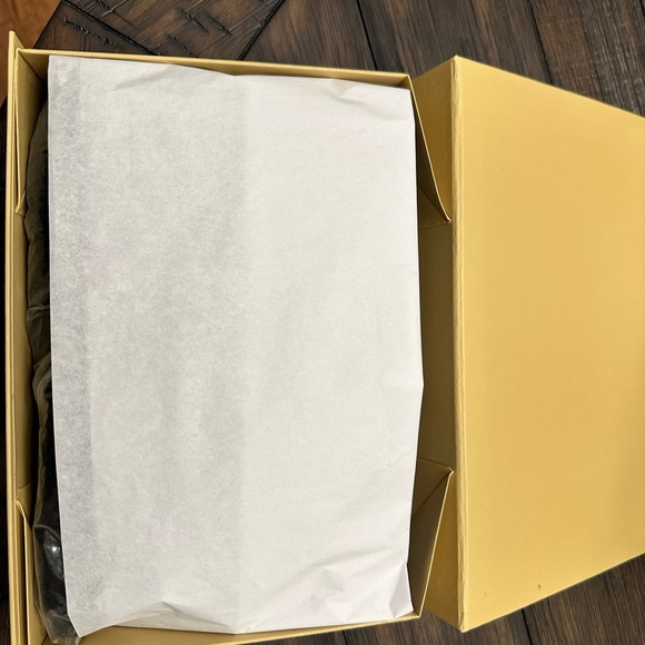 NWT Michael Kors Scarf – Warmth with a Touch of Luxe - Picture 3 of 6